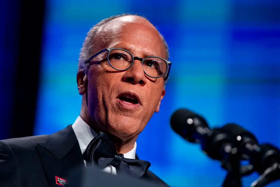 Lester Holt dejará NBC Nightly News este verano